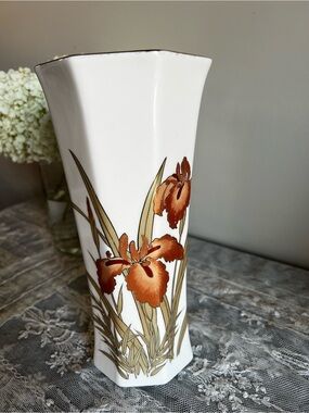 Vintage Mid-Century Modern Rust / Orange Iris Vase Japan